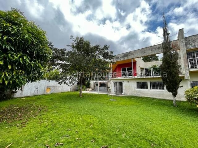 Casa (Duplex) en Venta en La Lagunita Country Club, Distrito Metropolitano - 2