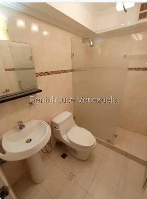 Apartamento (1 Nivel) en Alquiler en Los Corales, Vargas - 5