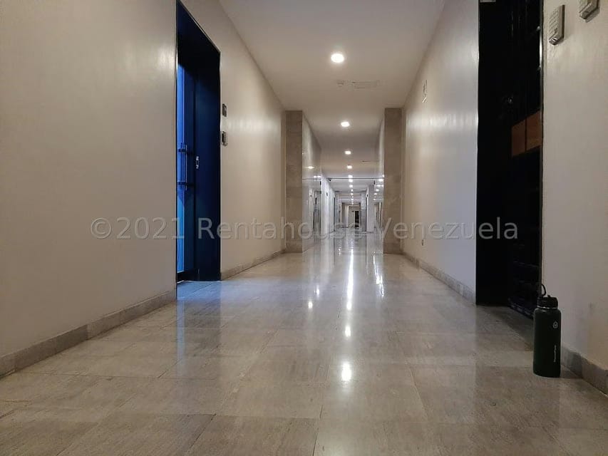 Comercial (Oficina) en Venta en La Lagunita Country Club, Distrito Metropolitano - 23