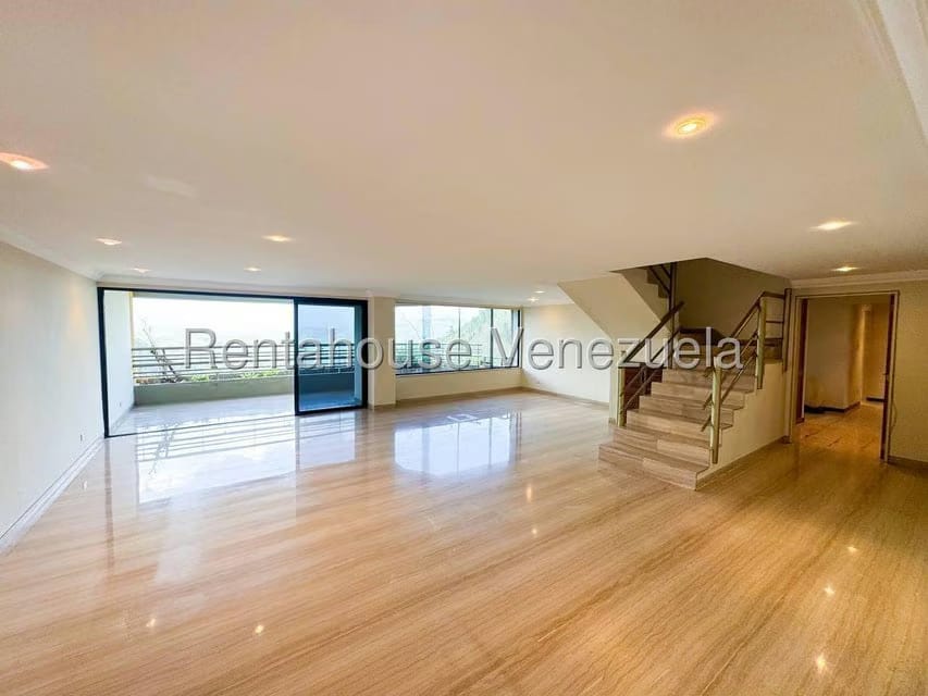 Apartamento (Duplex) en Venta en Lomas de La Lagunita, Distrito Metropolitano - 2