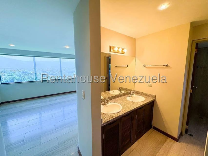 Apartamento (Duplex) en Venta en Lomas de La Lagunita, Distrito Metropolitano - 20