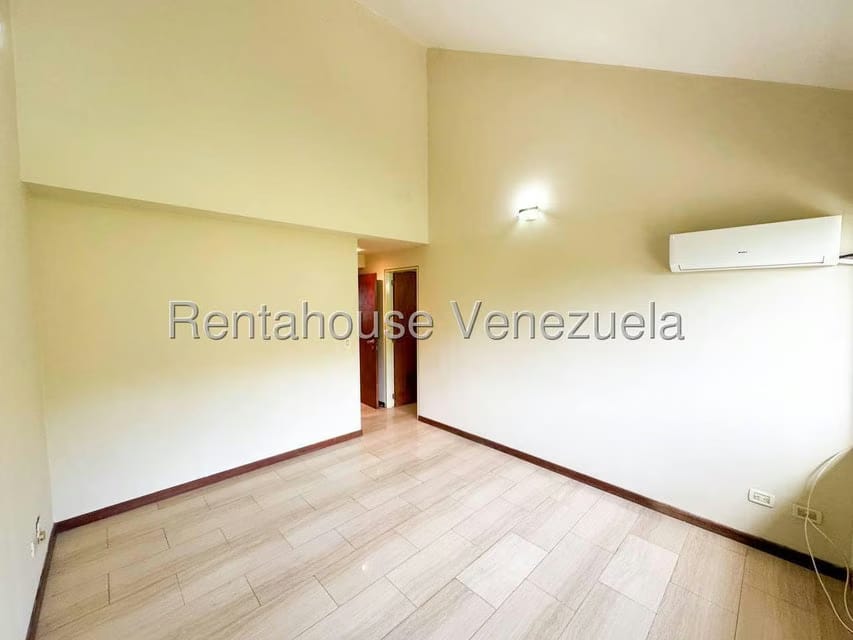 Apartamento (Duplex) en Venta en Lomas de La Lagunita, Distrito Metropolitano - 29