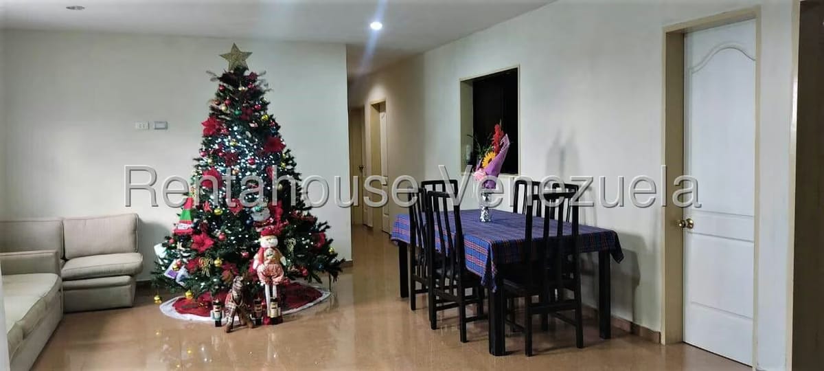 Casa (Multipes Niveles) en Venta en Municipio Carrizal, Miranda