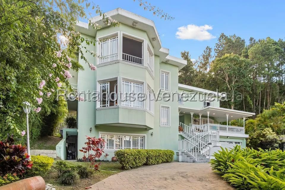 Casa (Multipes Niveles) en Venta en La Lagunita Country Club, Distrito Metropolitano - 2
