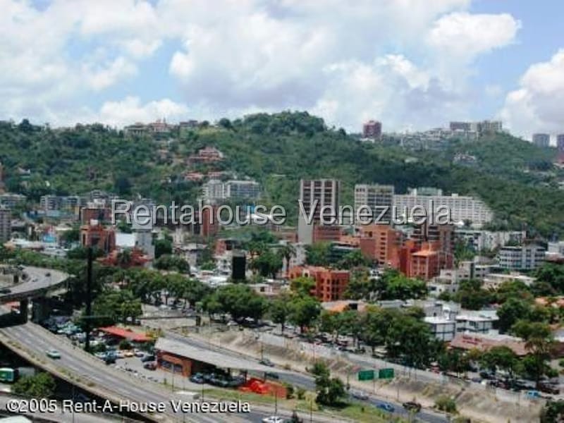 Apartamento (1 Nivel) en Alquiler en El Rosal, Distrito Metropolitano - 13