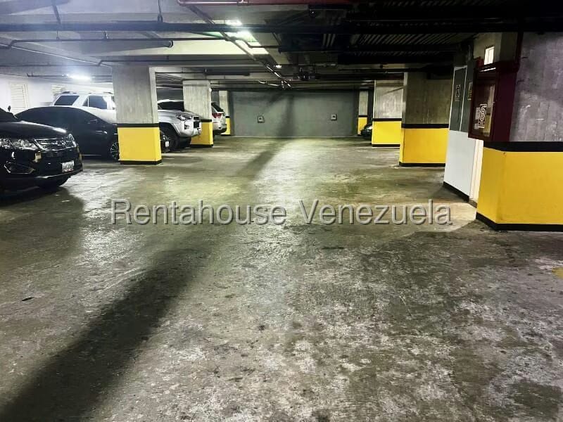 Apartamento (1 Nivel) en Alquiler en El Rosal, Distrito Metropolitano - 20