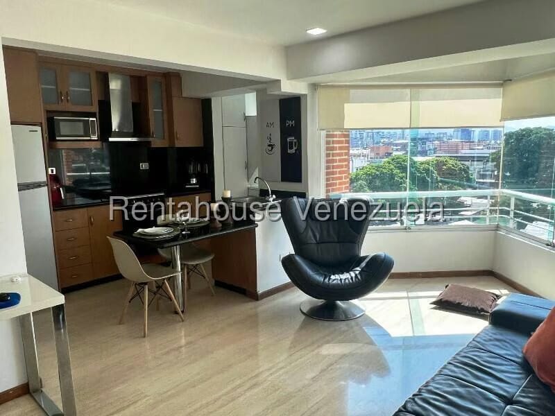 Apartamento (1 Nivel) en Alquiler en El Rosal, Distrito Metropolitano - 3