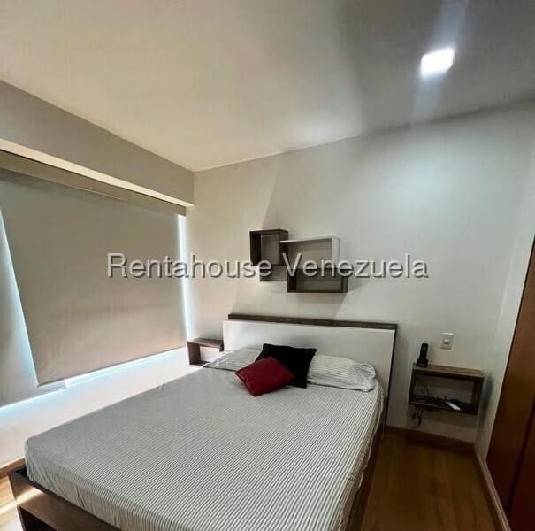 Apartamento (1 Nivel) en Alquiler en El Rosal, Distrito Metropolitano - 10