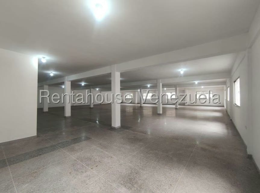 Comercial (Local Comercial) en Alquiler en Antimano, Distrito Metropolitano - 11