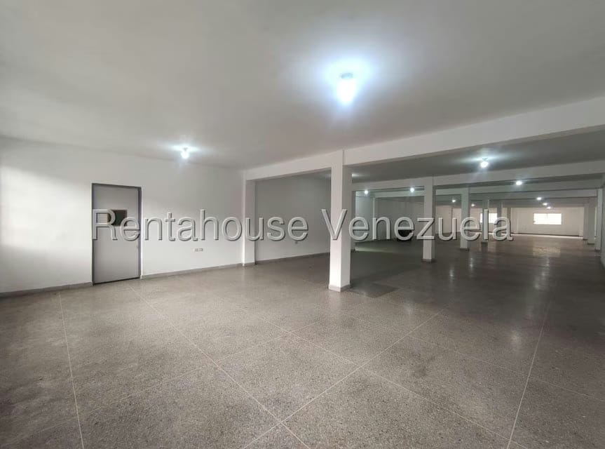 Comercial (Local Comercial) en Alquiler en Antimano, Distrito Metropolitano - 12