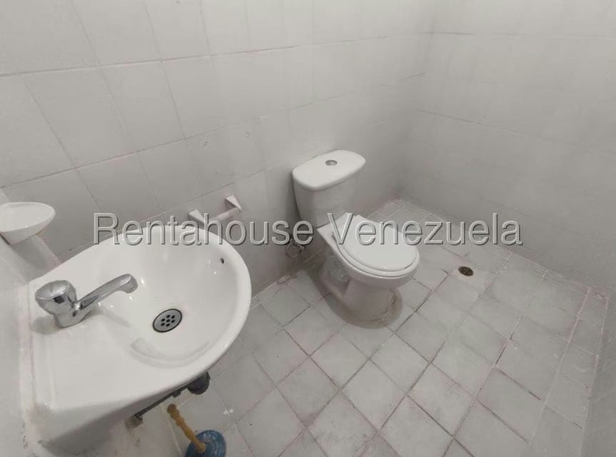 Comercial (Local Comercial) en Alquiler en Antimano, Distrito Metropolitano - 15