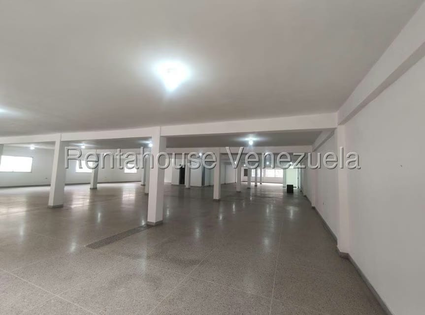 Comercial (Local Comercial) en Alquiler en Antimano, Distrito Metropolitano - 4