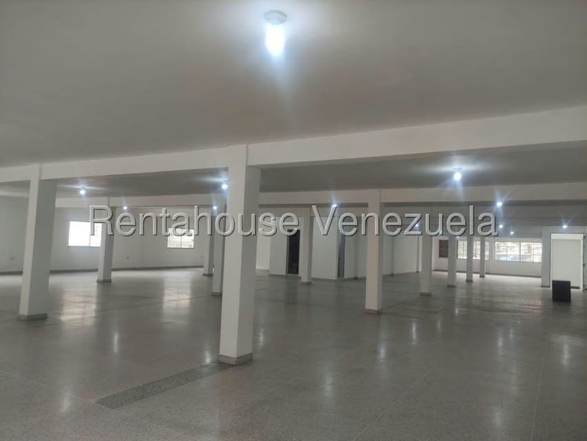 Comercial (Local Comercial) en Alquiler en Antimano, Distrito Metropolitano - 5