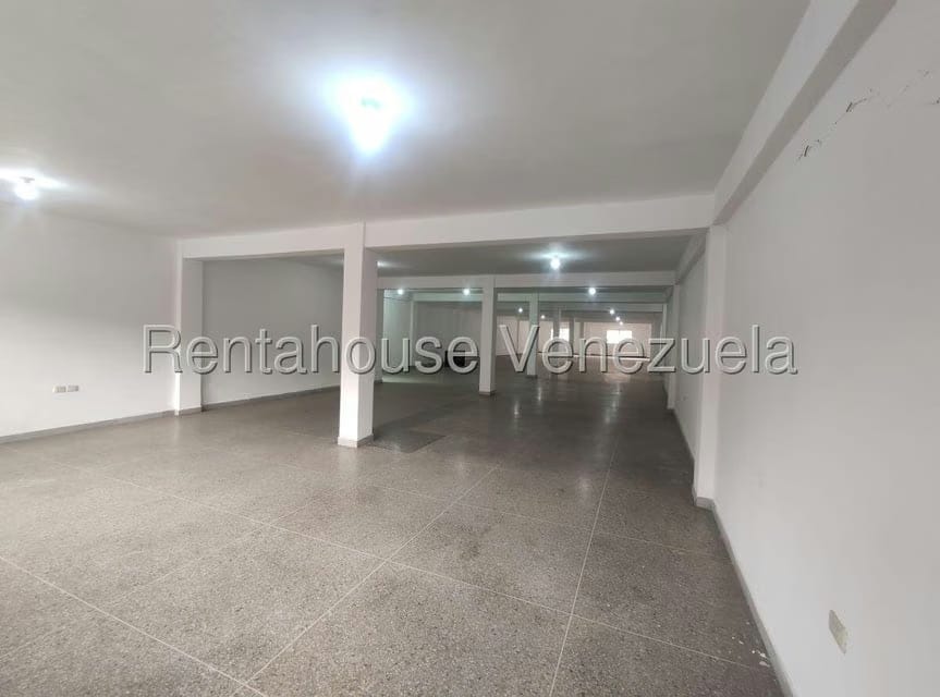 Comercial (Local Comercial) en Alquiler en Antimano, Distrito Metropolitano - 8