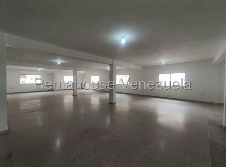 Comercial (Local Comercial) en Alquiler en Antimano, Distrito Metropolitano - 9