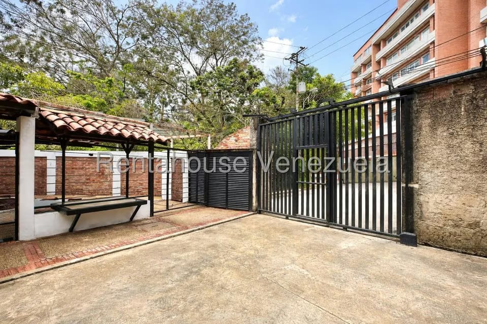 Apartamento (1 Nivel) en Alquiler en Oripoto, Distrito Metropolitano - 25