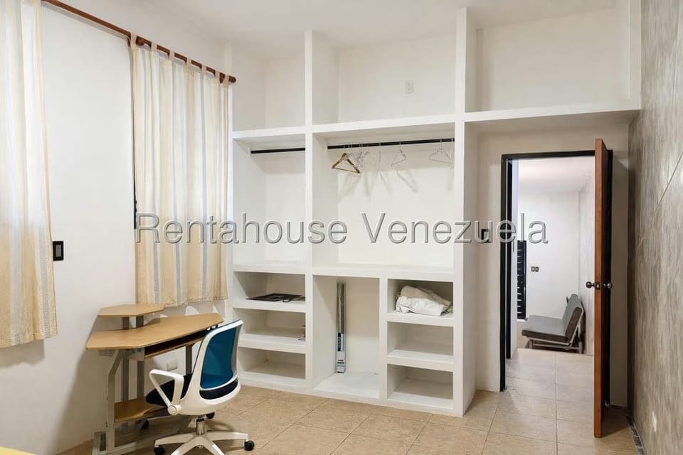 Apartamento (1 Nivel) en Alquiler en Oripoto, Distrito Metropolitano - 9