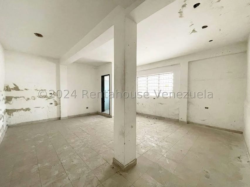 Comercial (Edificio) en Alquiler en La Romana, Aragua - 13