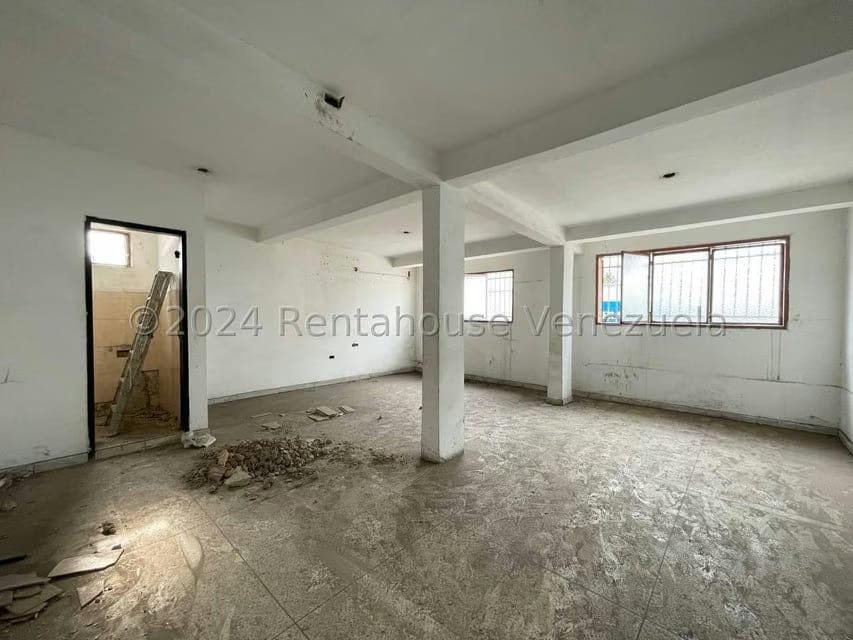 Comercial (Edificio) en Alquiler en La Romana, Aragua - 26