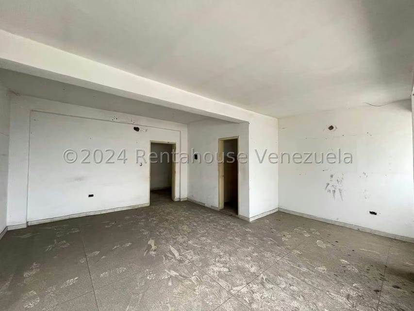 Comercial (Edificio) en Alquiler en La Romana, Aragua - 35