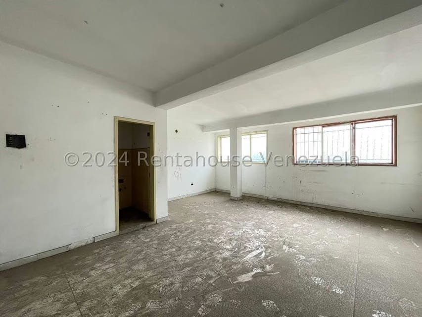 Comercial (Edificio) en Alquiler en La Romana, Aragua - 36