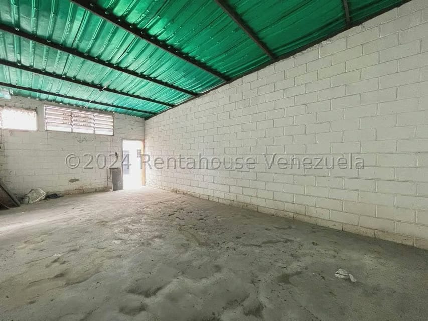 Comercial (Edificio) en Alquiler en La Romana, Aragua - 43