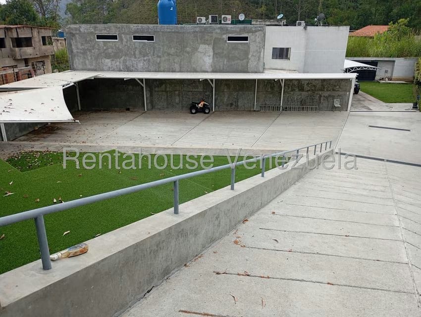 Casa (Duplex) en Venta en Colinas de Carrizal, Miranda - 36
