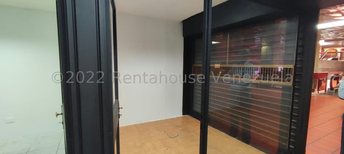 Comercial (Local Comercial) en Venta en San Martin, Distrito Metropolitano - 2