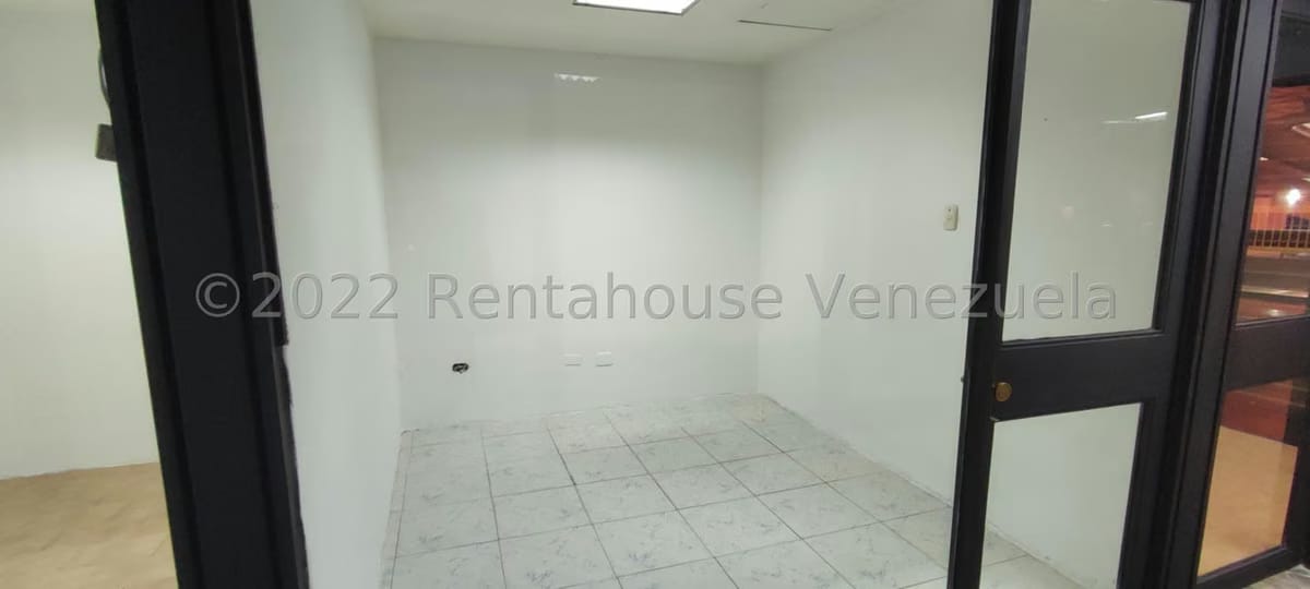 Comercial (Local Comercial) en Venta en San Martin, Distrito Metropolitano - 13