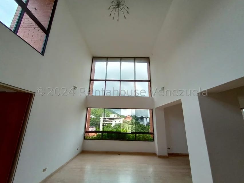 Apartamento (1 Nivel) en Venta en San Bernardino, Distrito Metropolitano - 3