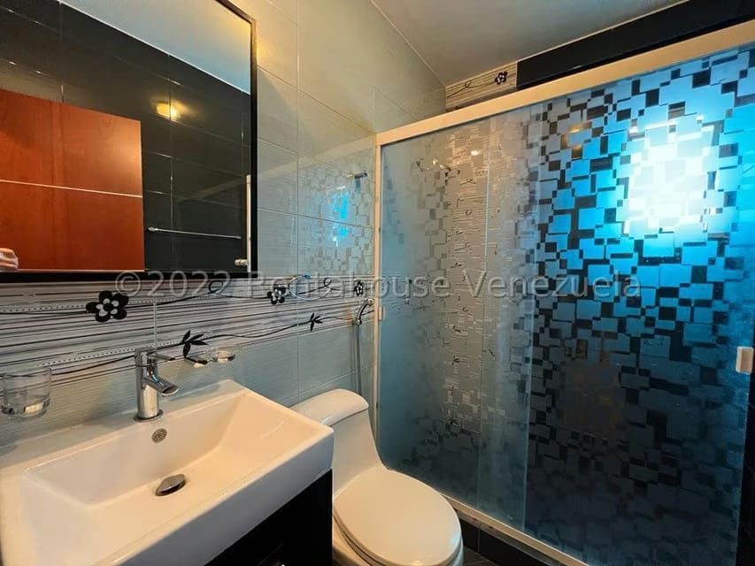 Casa (Duplex) en Venta en Colinas de Bello Monte, Distrito Metropolitano - 35