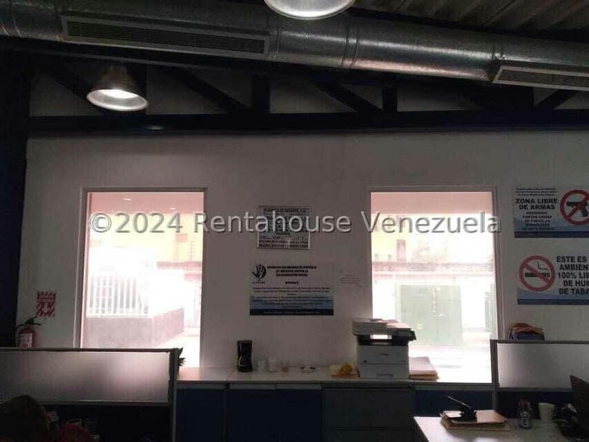 Comercial (Local Comercial) en Venta en La Lago, Zulia - 11