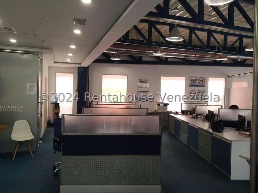 Comercial (Local Comercial) en Venta en La Lago, Zulia - 4