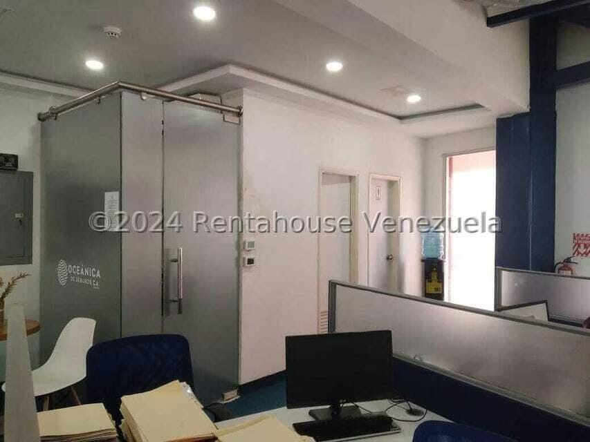 Comercial (Local Comercial) en Venta en La Lago, Zulia - 5