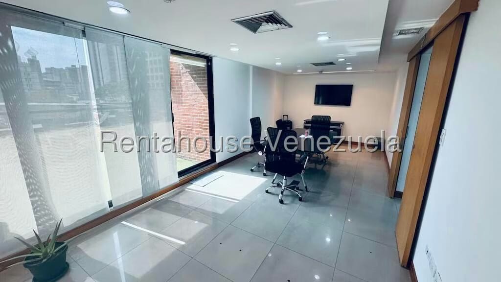 Comercial (Oficina) en Venta en El Rosal, Distrito Metropolitano - 13