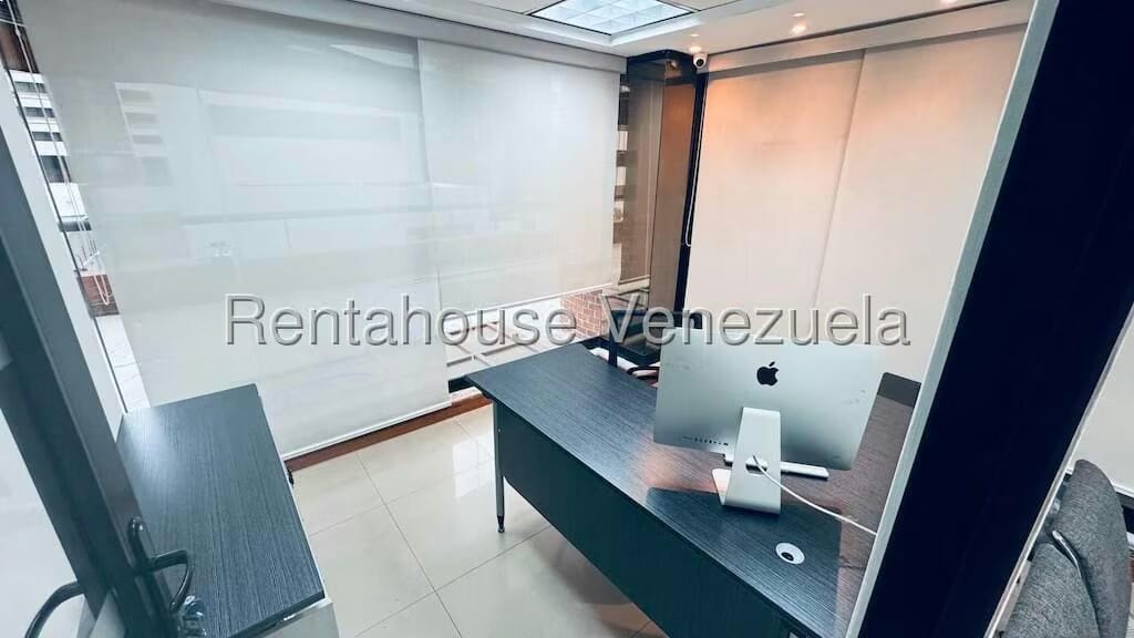 Comercial (Oficina) en Venta en El Rosal, Distrito Metropolitano - 36