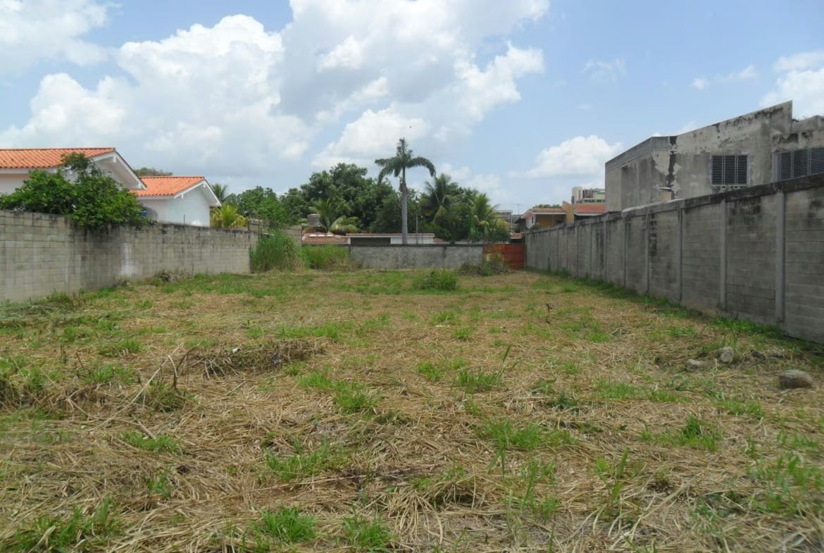 TERRENO MARACAY VENEZUELA - 2