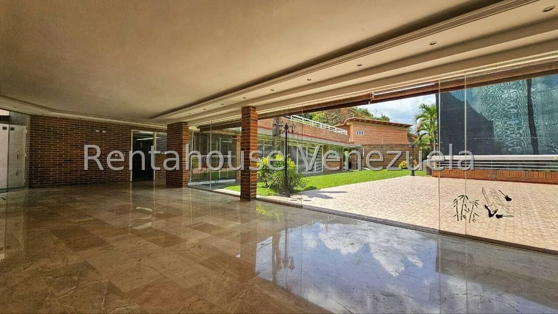 Casa (Multipes Niveles) en Venta en Cumbres de Curumo, Distrito Metropolitano - 102