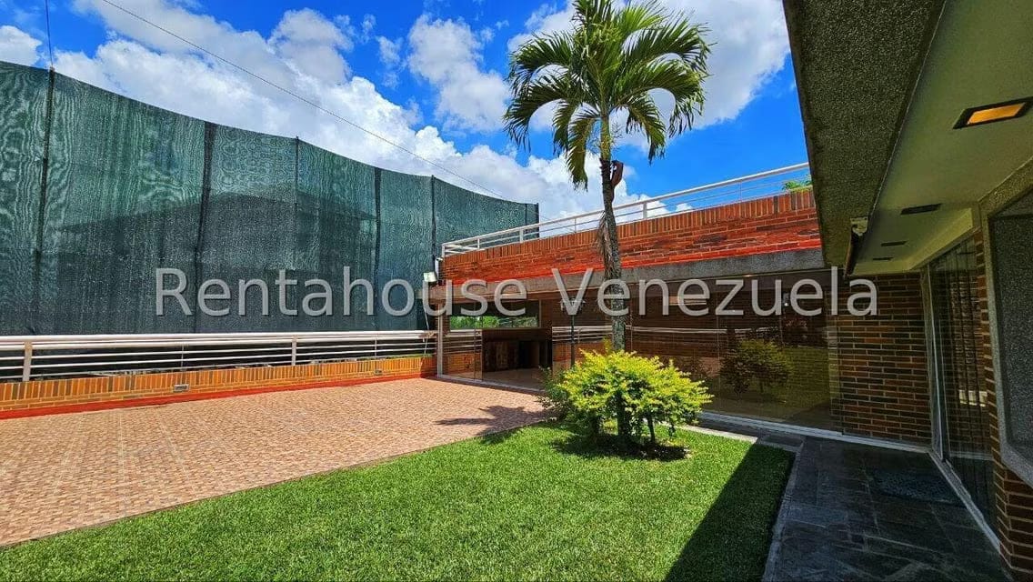 Casa (Multipes Niveles) en Venta en Cumbres de Curumo, Distrito Metropolitano - 106