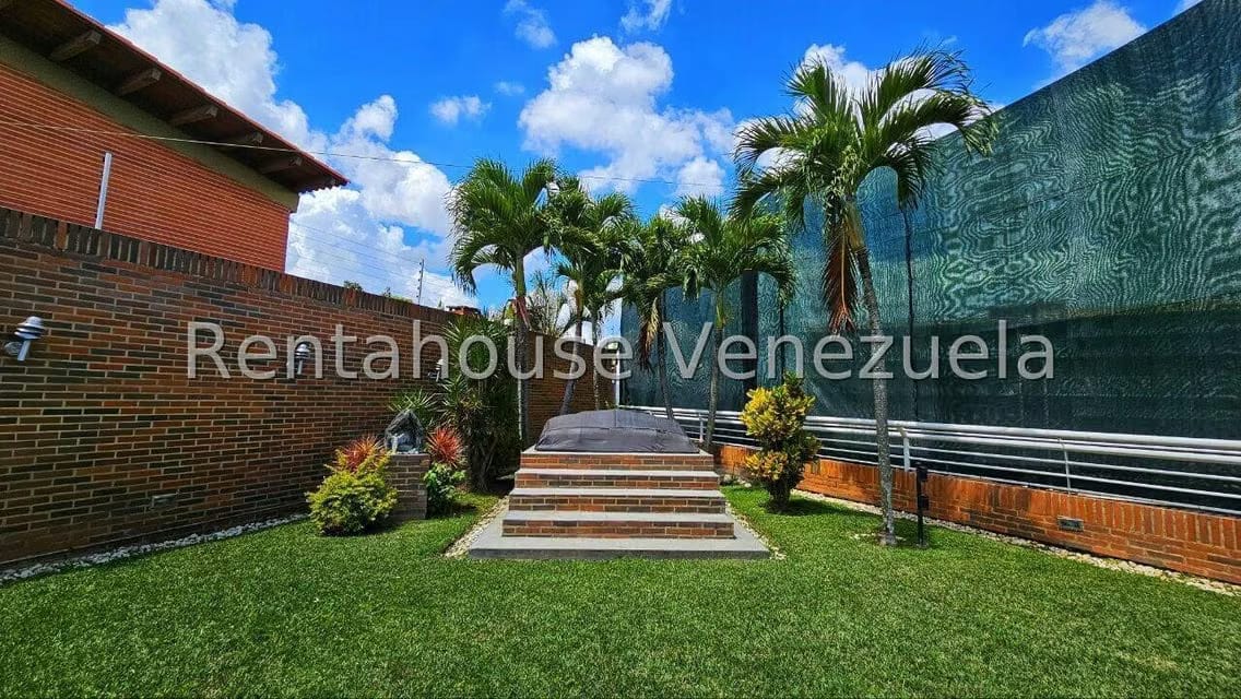 Casa (Multipes Niveles) en Venta en Cumbres de Curumo, Distrito Metropolitano - 107
