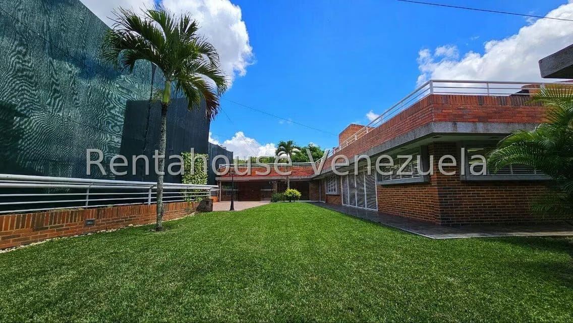 Casa (Multipes Niveles) en Venta en Cumbres de Curumo, Distrito Metropolitano - 108
