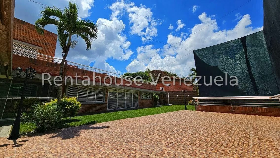 Casa (Multipes Niveles) en Venta en Cumbres de Curumo, Distrito Metropolitano - 114