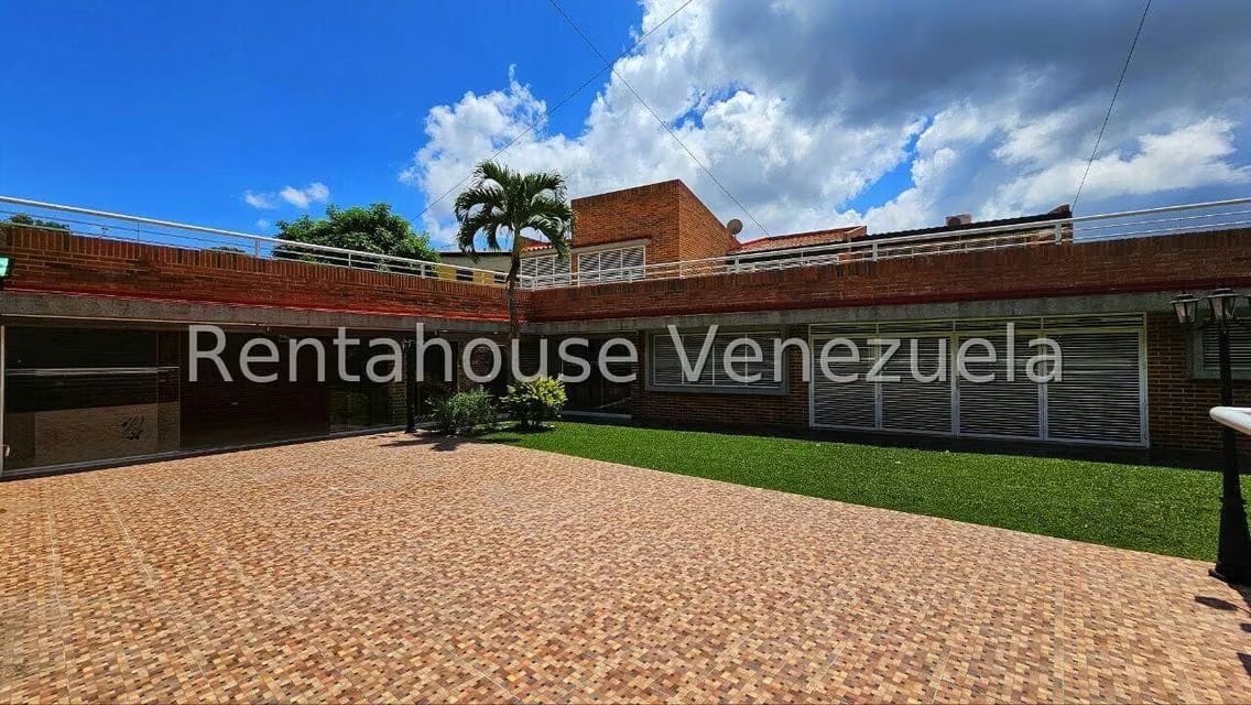 Casa (Multipes Niveles) en Venta en Cumbres de Curumo, Distrito Metropolitano - 115