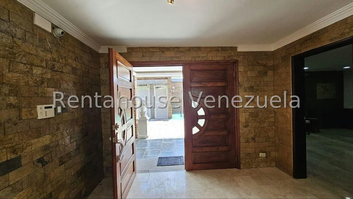 Casa (Multipes Niveles) en Venta en Cumbres de Curumo, Distrito Metropolitano - 13