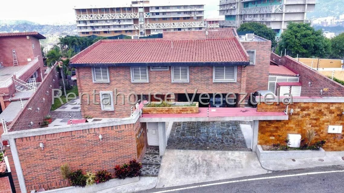 Casa (Multipes Niveles) en Venta en Cumbres de Curumo, Distrito Metropolitano - 22