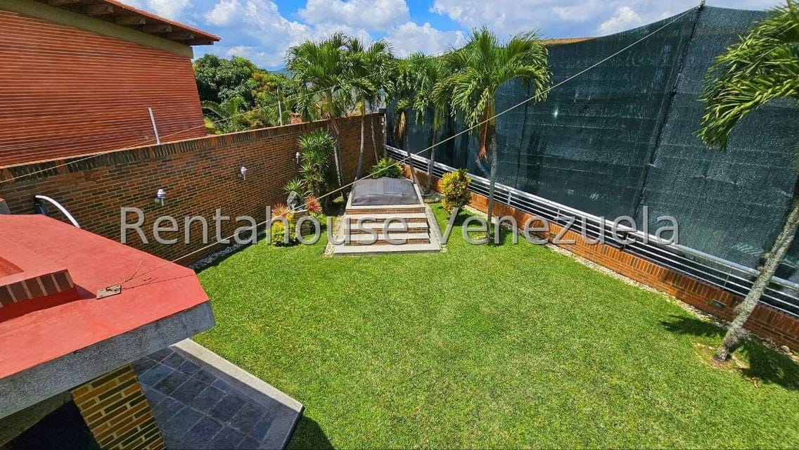 Casa (Multipes Niveles) en Venta en Cumbres de Curumo, Distrito Metropolitano - 23