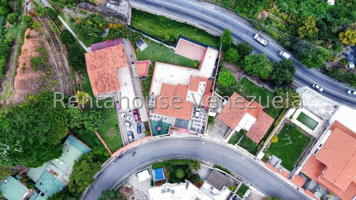 Casa (Multipes Niveles) en Venta en Cumbres de Curumo, Distrito Metropolitano - 24