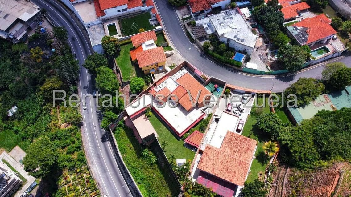 Casa (Multipes Niveles) en Venta en Cumbres de Curumo, Distrito Metropolitano - 28