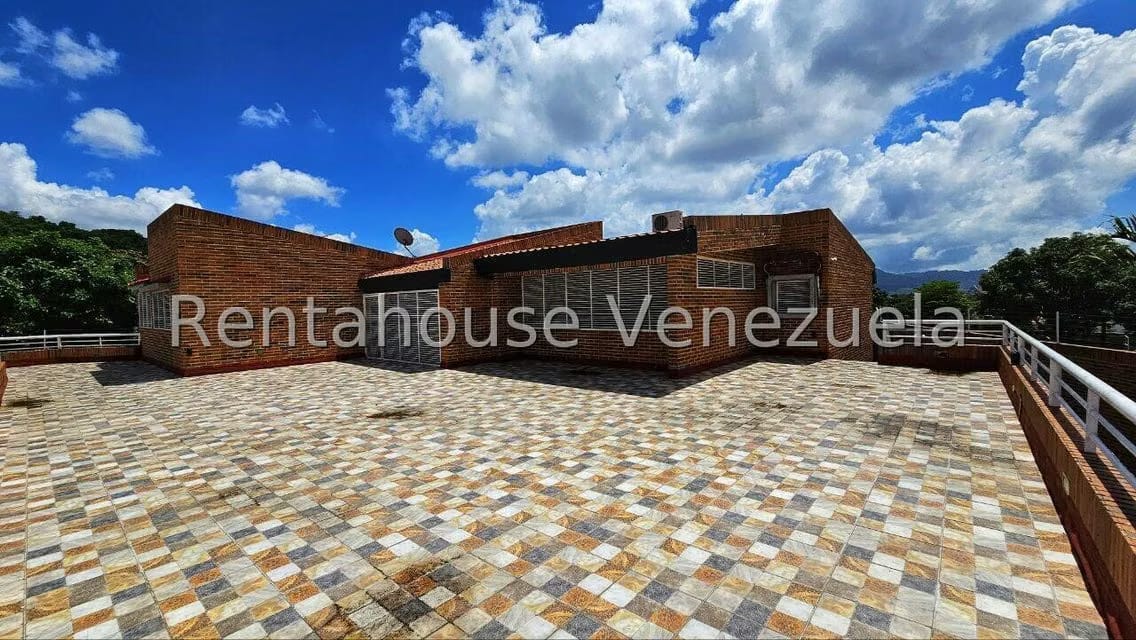 Casa (Multipes Niveles) en Venta en Cumbres de Curumo, Distrito Metropolitano - 31