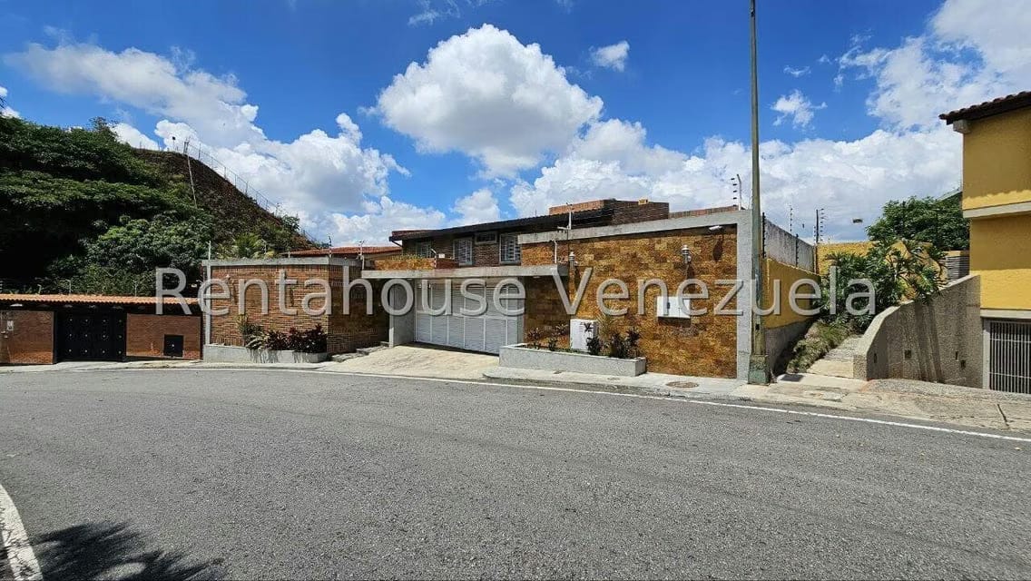 Casa (Multipes Niveles) en Venta en Cumbres de Curumo, Distrito Metropolitano - 34